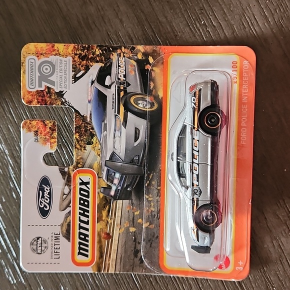Matchbox Ford Police Interceptor and Utility car set new in box/packaging - Picture 5 of 5